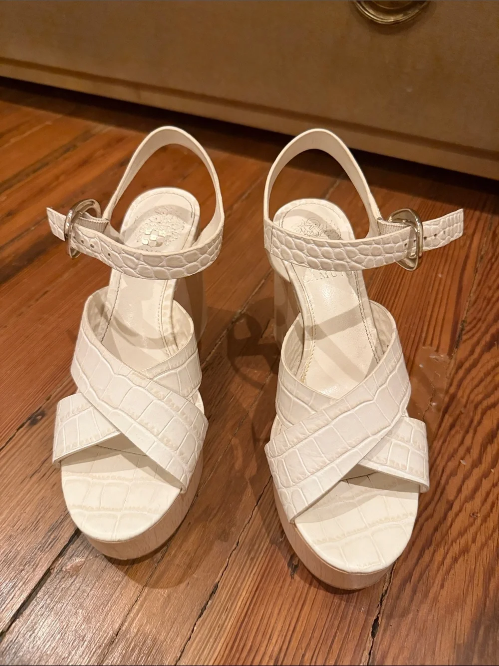 Vince Camuto croc embossed